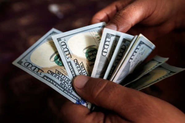 نوسان خرید دلار در کانال ۲۹ هزار تومان در صرافی‌های بانکی